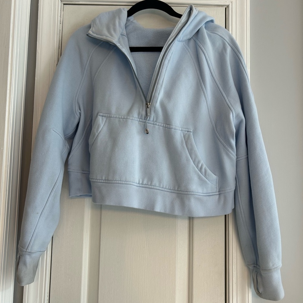 Light blue Lululemon cropped scuba
